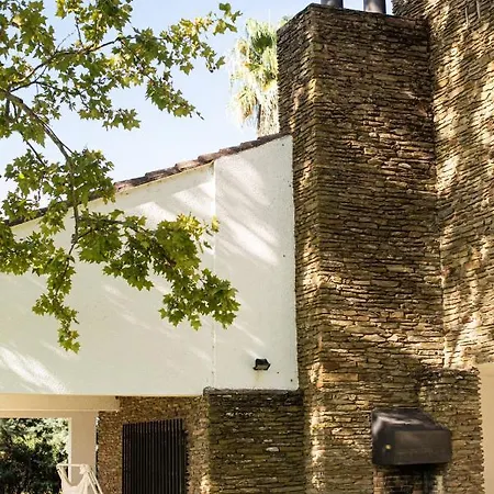 Pleasant Rural House With Pool